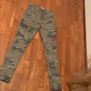 Camo skinny jeans